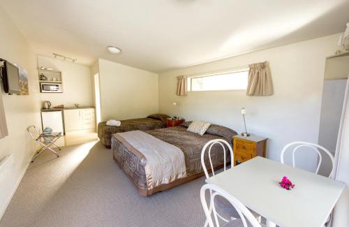 Franz Josef Glacier Hotel | 10 Cottages