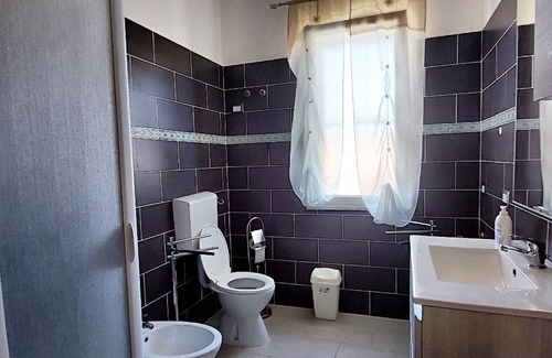 Torpe Apartamento | at 10 min. from the sea, new apartment in a private villa.