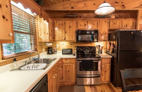 Blue Ridge Cabina | 10 Minutes to Downtown Blue Ridge - Sleeps 4
