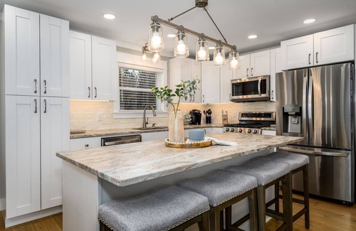 Bethlehem Casa | 100% - 5 STAR reviews! Clean, Safe & Enjoyable home away from home!