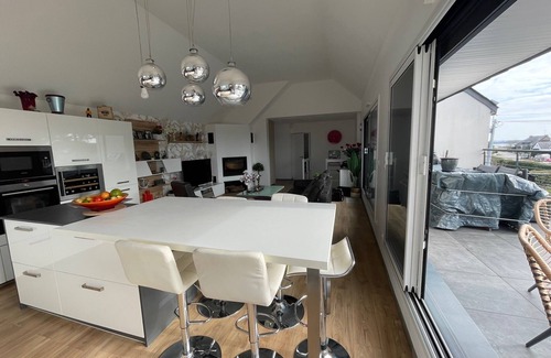 Sene Casa | 100 M2 T3 APARTMENT on the 2nd floor of a contemporary house with SEA VIEW