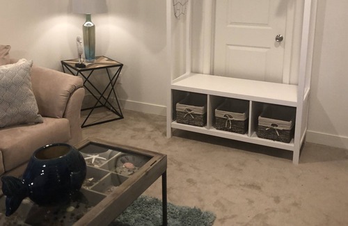 Parkville Casa | 100% SMOKE FREE BED & BREAKFAST HOT BREAKFAST INCLUDED!