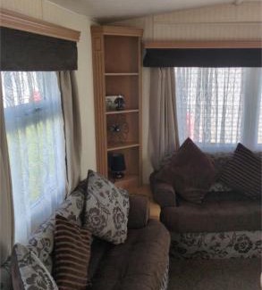 Ingoldmells Chalet De Esquí | 104-2 coral beach 8 berth 4 ADULTS MAX LEAD PERSON MUST BE OVER 30