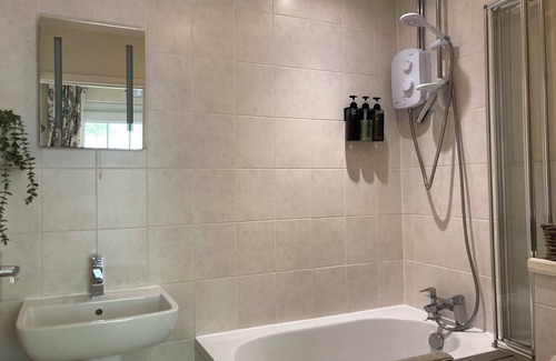 Holsworthy Complejo | 11.5 acre farm stay for whole family in 3 x cottages-sole use pool/hot tub/river