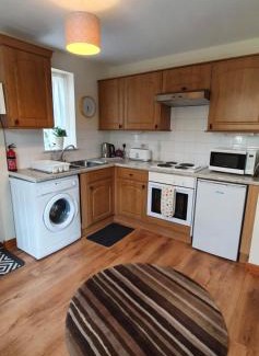 Looe Casa | 11 Granite Henge