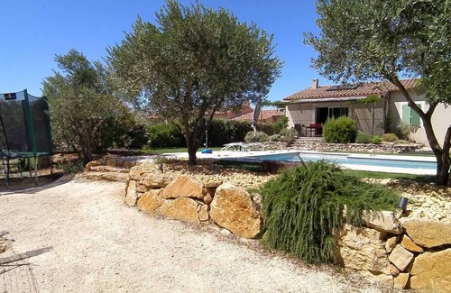 Cairanne Casa | Casa de 110m² de una sola planta con piscina.