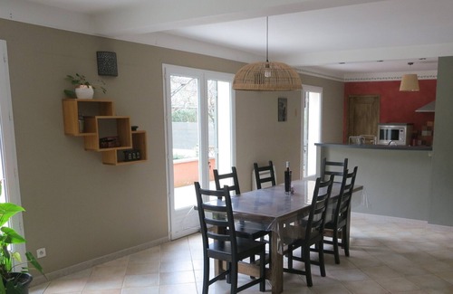 Saint-Paul-Trois-Chateaux Casa | 120m² villa with swimming pool and garden close to nature and amenities