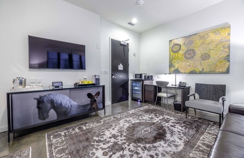 Midtown Hotel | 121 Hotel by AvantStay | Chic & Modern Superior Suite In Ideal Nashville!