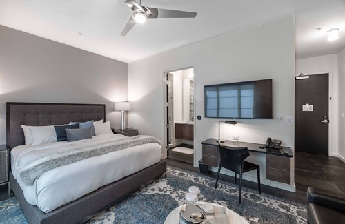 West End Hotel | 121 Hotel by AvantStay | Chic & Modern Superior Suite In Ideal Nashville!