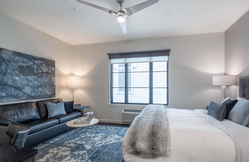West End Hotel | 121 Hotel by AvantStay | Chic & Modern Superior Suite In Ideal Nashville!