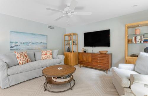West Beach Village Villa | 1357 Fairway Oaks Villa by Akers Ellis Rentals