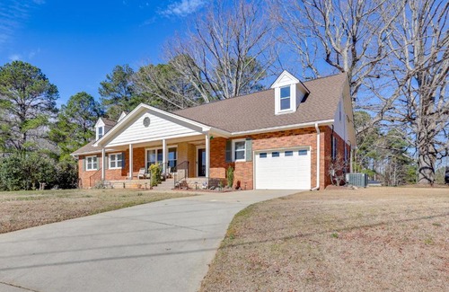 Cary Casa | 14 Mi to Raleigh Charming Family Home!