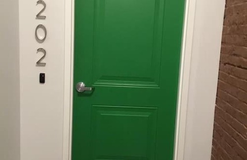 Downtown Kansas City Hotel | 1480Sq ft 2BR 2BA LOFT Downtown KC Historic Build