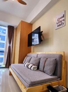 Pinagsama Apartamento | 14F NEVER TOO SMALL BGC Unit 3 mins Walk to The Venice Grand Canal Mall FREE PARKING