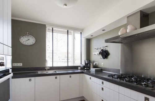 Uithoorn Casa | 15 km van Amsterdam, Ruime Gezinswoning, Gratis Wifi