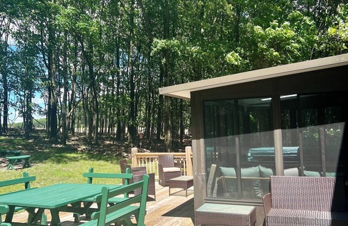 Albrightsville Cabina | CABINA DE REGISTRO con bañera de hidromasaje INTERIOR y sala de juegos - Se admiten mascotas