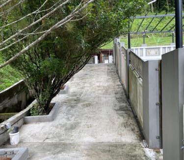 Bayan Lepas Villa | 15PAX 3 BR, Kids Swimming Pool, Pool table, BBQ near Spice ARENA, Airport Penang