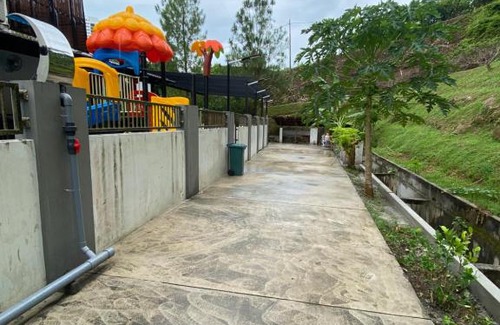 Bayan Lepas Villa | 15PAX 3 BR, Kids Swimming Pool, Pool table, BBQ near Spice ARENA, Airport Penang