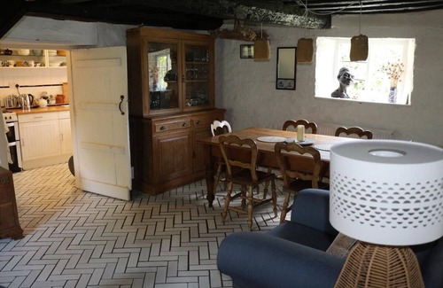 Dundon Cabaña | 15th century 3 bedroom cottage & delightful garden