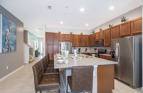 Loughman Complejo | GRAN APERTURA / MEJOR PRECIO / Mins to Disney / WaterPark / Arcade / Bar / Gym / AC / WiFi