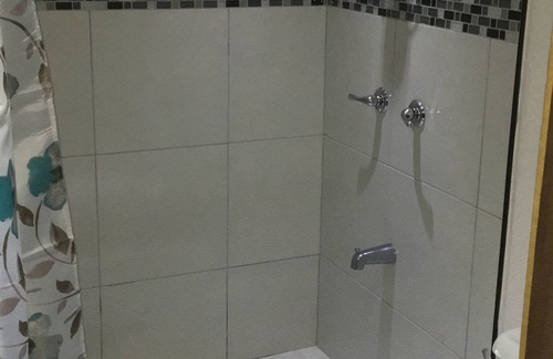 Georgetown Apartamento | 16 stone Ave apt cambaville G/Town 2 min from movie town and the Giftland mall