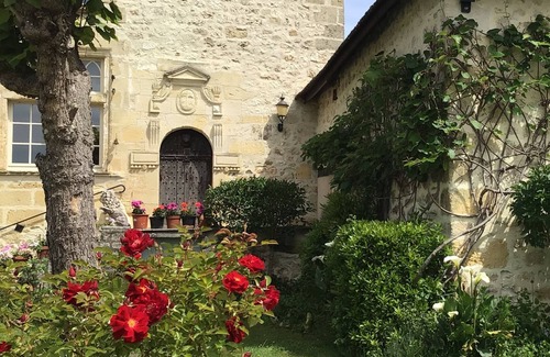 Velines Cabaña | 16th Century Historic Manor House - Kiwi Cottage - 12mx6m Heated Pool