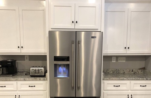 Manson Casa | 17 Acre Waterfront Private Retreat