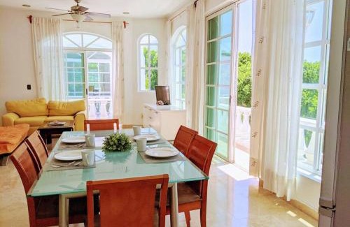 Área de Playacar Fase I Casa | 18br up to 50guest Castillos Playacar walk to Beach and 5th Ave 1000Mbps