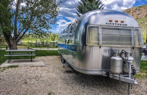 Irwin Casa | 1972 Groovy Airstream - Walking distance to the Snake River