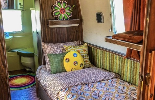 Irwin Casa | 1972 Groovy Airstream - Walking distance to the Snake River