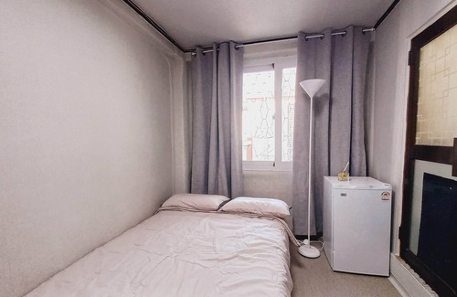 Cheongnyong-dong Hotel | 1975 Yurim Inn