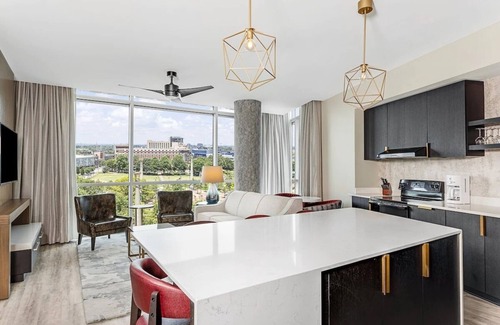 Downtown Atlanta Complejo | 1BD/Atlanta - Downtown w/Rooftop Pool and Pool Bar!