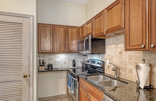 Whitney Beach Cabaña | 1BR Gulfside Cottage Watch the Sunset from the Sandy Shores