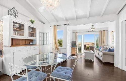 Balboa Peninsula Casa | 1Br Oceanfront Cottage W Large Patio, Built-In Bbq & Views By Beachview Rentals