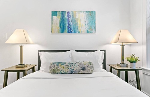 Ravenswood Apartamento | Tranquil & Airy 1BR Apt in Lincoln Square