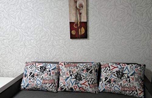 Kryvyi Rih Apartamento | 2 комнаты в центре Солнечная галлерея,Мэтро,Сильпо,КБ75 Тысячка