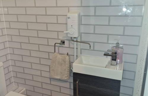 Newport Apartamento | 2 Bed Flat - Sleeps 3 - Parking - Wifi