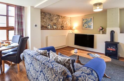 Godshill Casa | 2 Bed in Godshill IC072