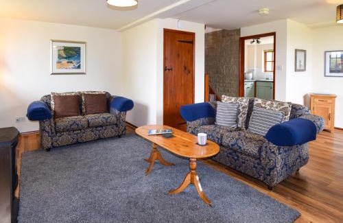 Godshill Casa | 2 Bed in Godshill IC072