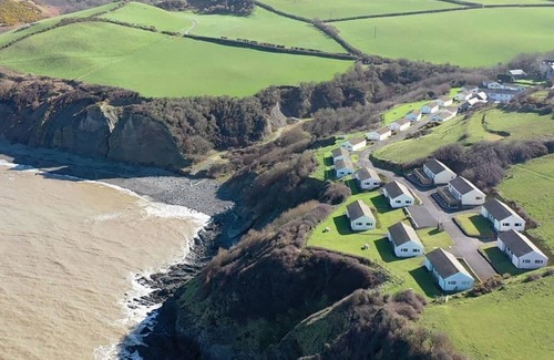 Aberaeron Chalet De Esquí | 2 bedroom accommodation in Gilfach-Yr-Halen