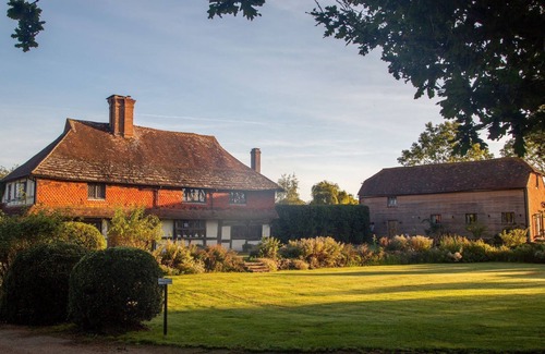 Billingshurst Cabaña | 2 bedroom accommodation in Wisborough Green, near Billingshurst