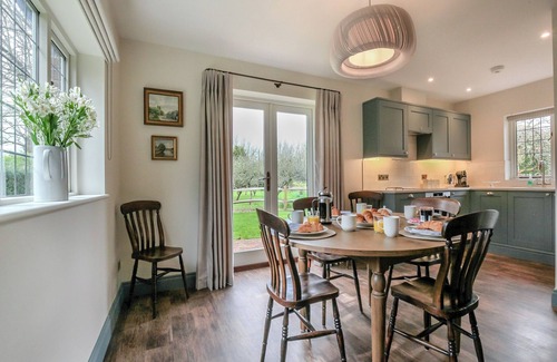 Pulborough Cabaña | 2 bedroom accommodation in Pulborough