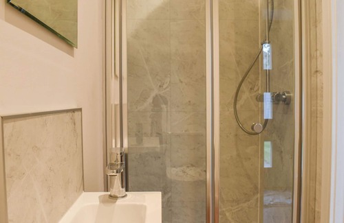 Badgworth Cabaña | 2 bedroom accommodation in Badgworth, near Axbridge