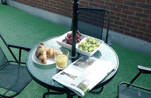 Peterborough Apartamento | 2 bedroom apartment with a large balcony.