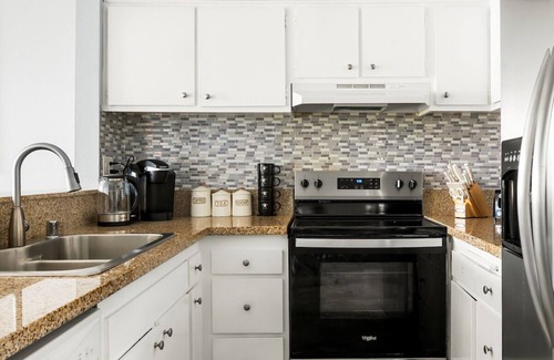 South Redondo Apartamento | 2-bedroom apartment in wonderful Redondo Beach with WiFi, pool, jacuzzi, gym,