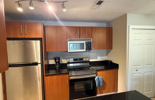 North Beach Apartamento | 2-bedroom apartment in delightful Jacksonville with AC, fitness room, WiFi