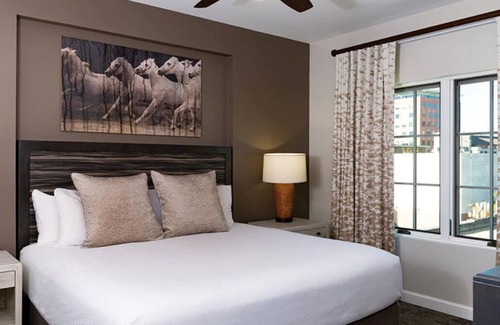 Downtown San Antonio Complejo | 2 Bedroom at Wyndham La Cascada Resort - On the River Walk!