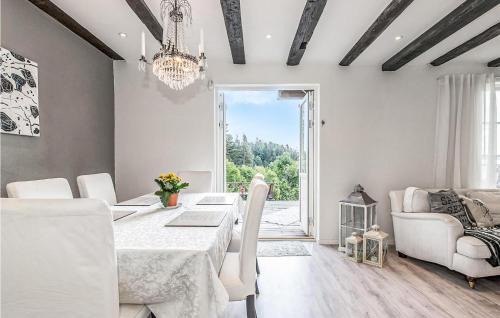 Dyvik Casa | 2 Bedroom Awesome Home In Åkersberga