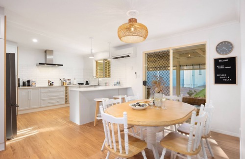 Pialba Casa | 2 Bedroom Beach Home Hervey Bay & New Fit Out
