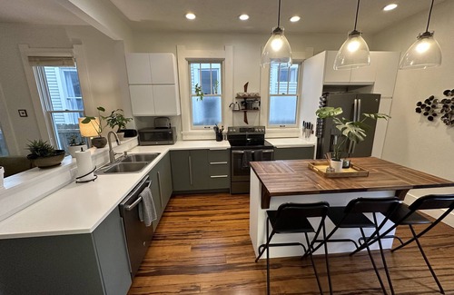 Old Northside Casa | 2 Bedroom Bungalow on the Old Historic Northside